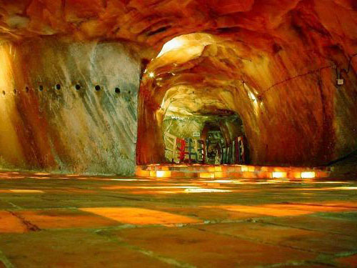 1 Day Kallar Kahar & Khewra Salt Mine